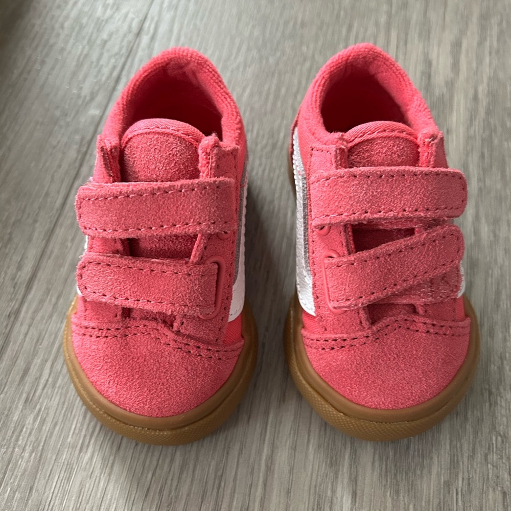 Vans Toddler Old Skool V Pink and White Velcro Sneakers with brown sole